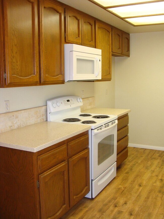 Foto del edificio - FLETCHER HILLS SINGLE LEVEL HOME