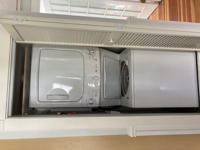 Foto del edificio - 7 Pine Grove Ln