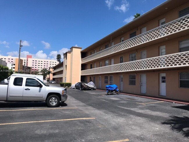 Foto del edificio - 1610 NW N River Dr