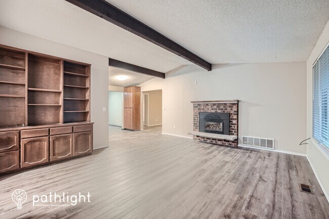 Foto del edificio - 7407 Vandermark Road East