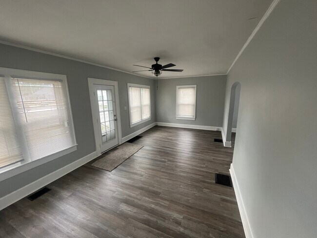 Living Room - 1204 Nicholas St