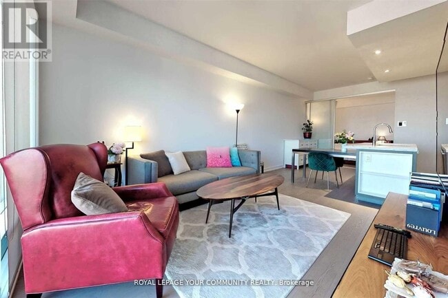 Photo du bâtiment - 488 University Ave