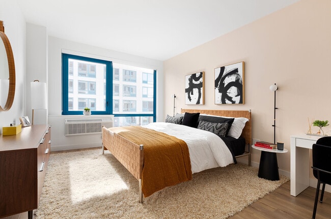 Hamilton Cove apartments — community photo - Hamilton Cove