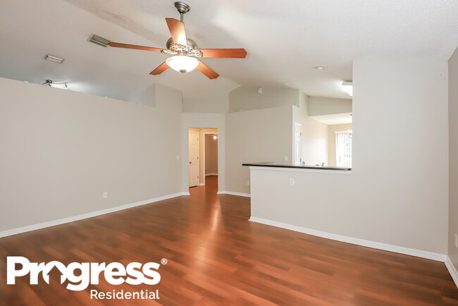 Building Photo - 6646 Summer Cove Dr