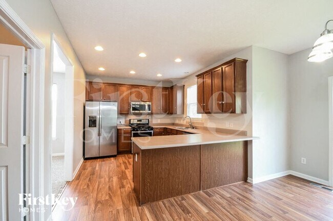 Foto del edificio - 6240 Eagle Lake Dr