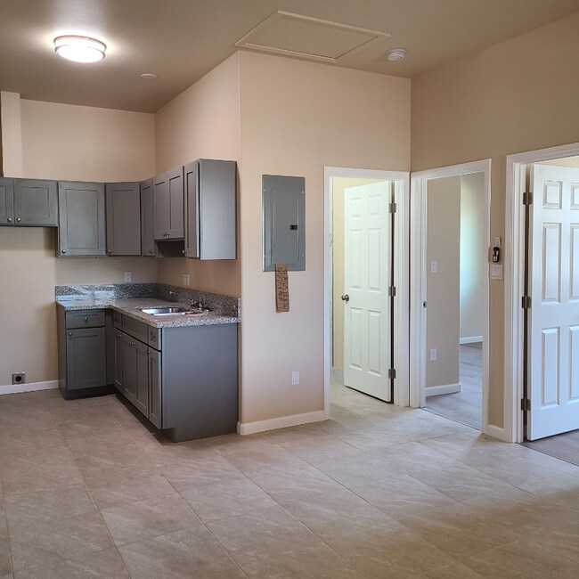 180 S Lehua St, Kahului, HI 96732 Room for Rent in Kahului, HI