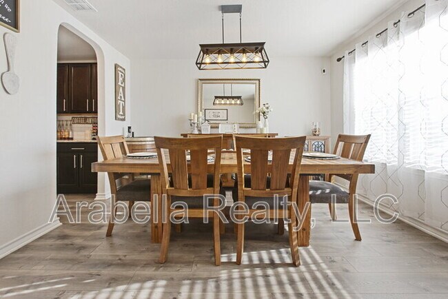 Building Photo - 955 Brown Thrasher