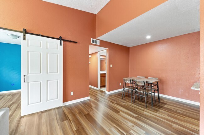 Foto del edificio - 2120 Wilcrest Dr