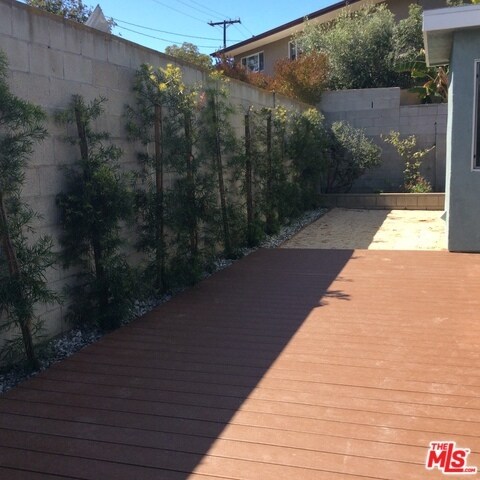 Foto del edificio - 11141 Greenlawn Ave