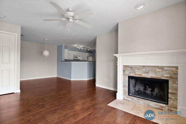 Foto del edificio - Bright, Freshly Updated 2BR/2BA Condo at T...