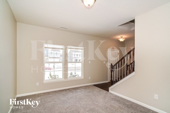 Building Photo - 645 Van Buren St