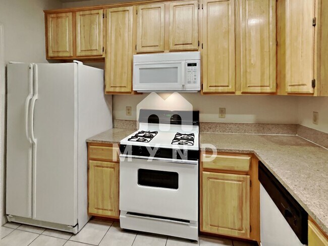 Building Photo - 900 S Meadows Pkwy Apt 822