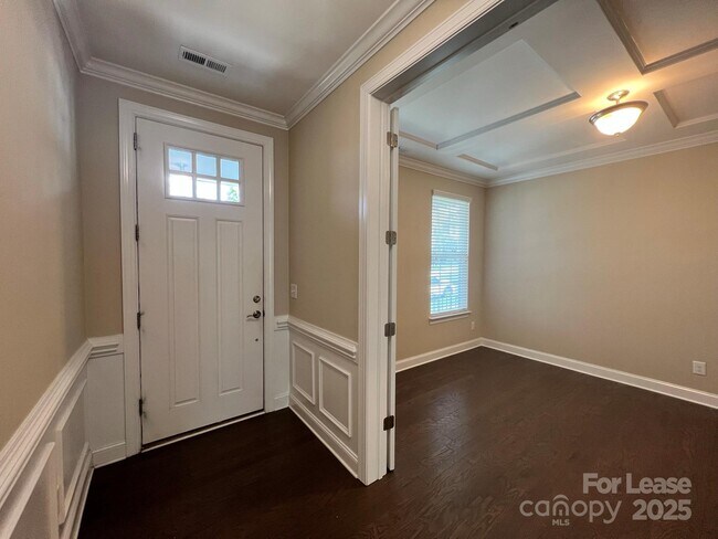 Foto del edificio - 15531 Laverack Ln