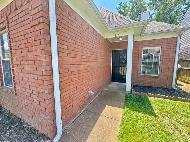Foto del edificio - 1217 Brady Hollow Ln