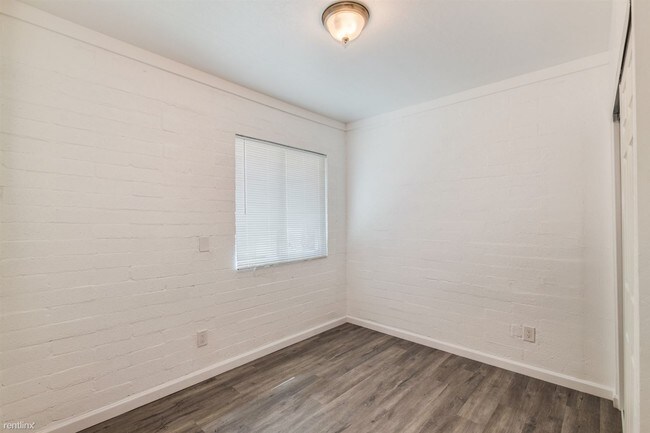 Building Photo - 2402 N 24th St