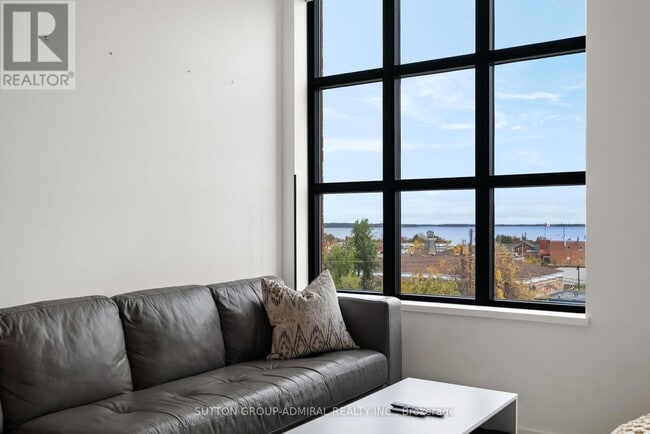 Building Photo - 21 Matchedash St S