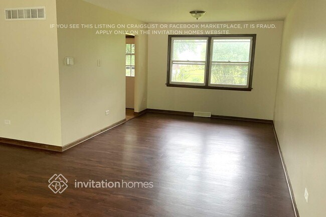 Foto del edificio - 22847 Redwood Dr