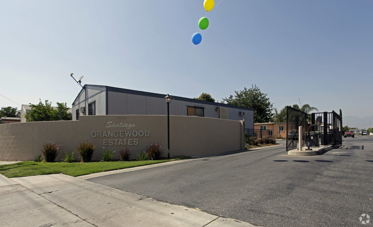 Building Photo - Santiago Orangewood Estates