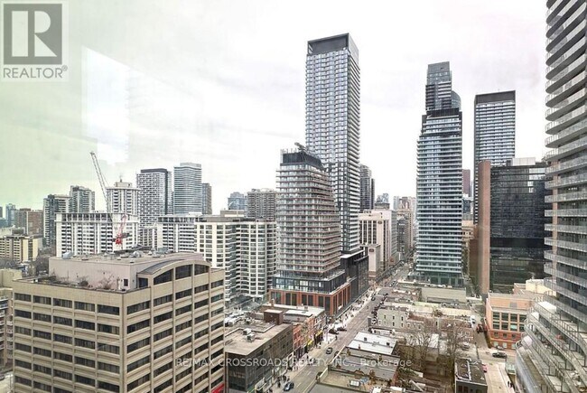 Building Photo - 8 Wellesley St W
