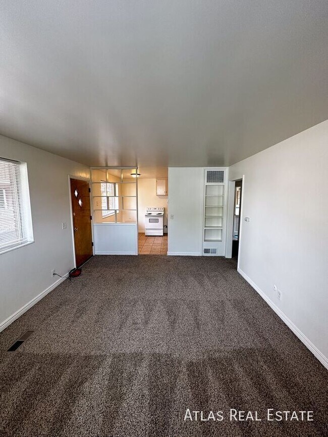 Foto del edificio - 1365 Emery St W