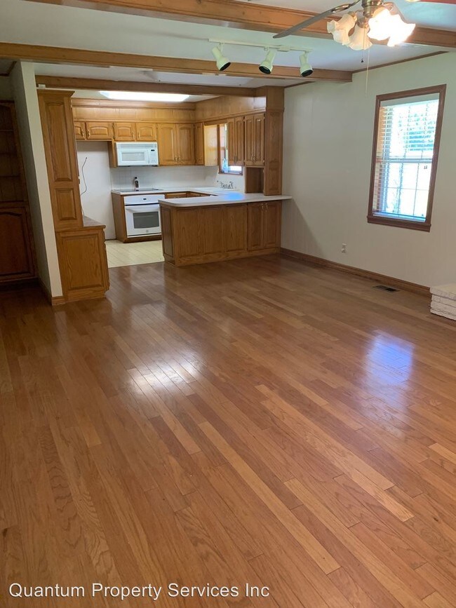 Building Photo - 3 br, 2 bath House - 731 HILLSIDE DR