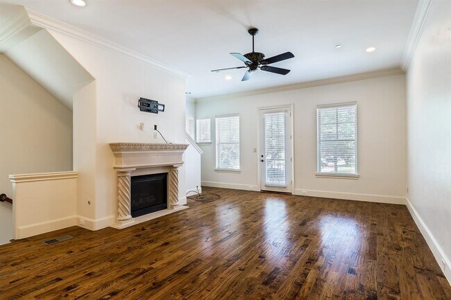 Foto del edificio - 4152 Emerson Ave