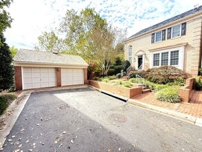 Building Photo - 8300 Rising Ridge Way