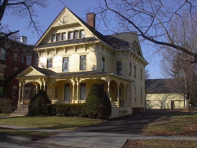 Primary Photo - 19 Watkins Ave