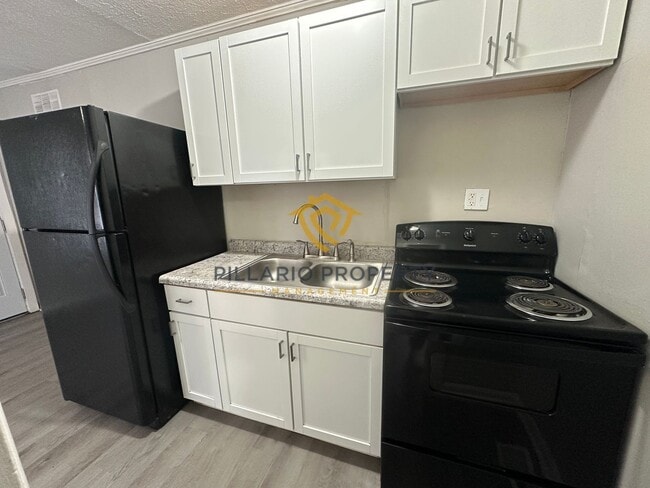 Building Photo - Must See this Updated 1 Bedroom 1 Bathroom!