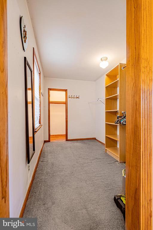 Building Photo - 211 Marlyn Ave