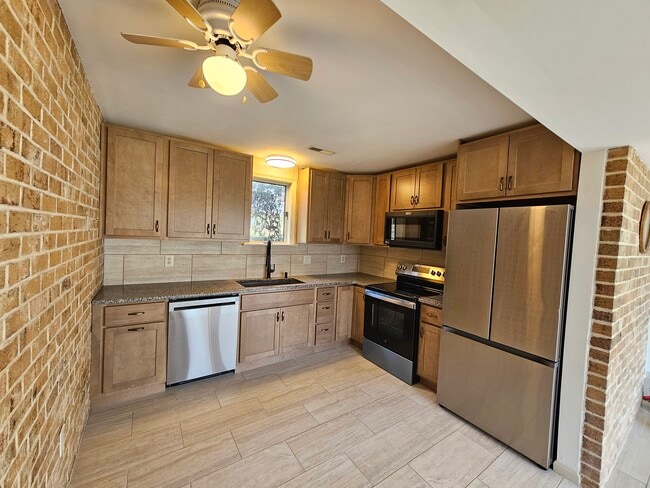 Kitchen - 3491 Horizon Dr