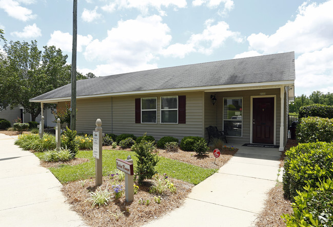 Leasing Office - Mallard Cove Apartments