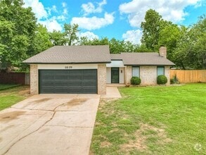 Building Photo - 1819 Lakehurst Dr