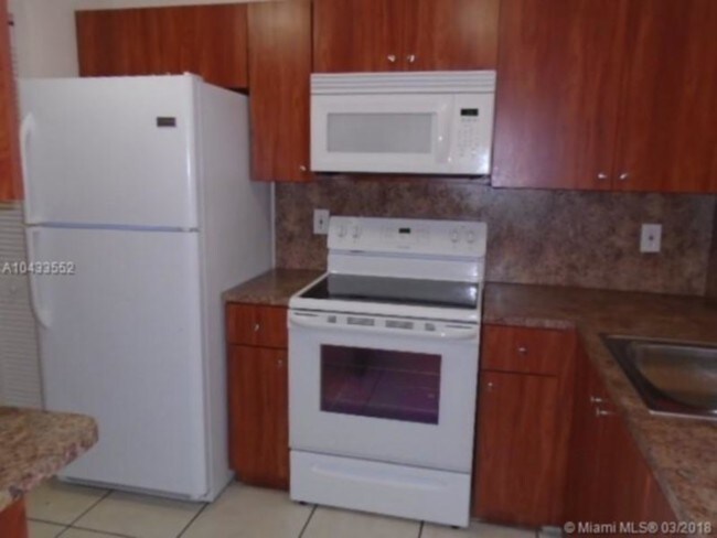 Foto del edificio - Move-In ready!
