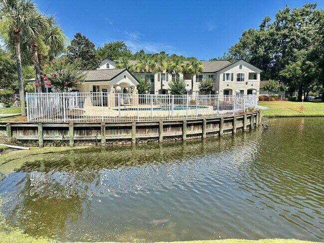 Building Photo - Spacious, One-Bedroom Condo In Plantation ...