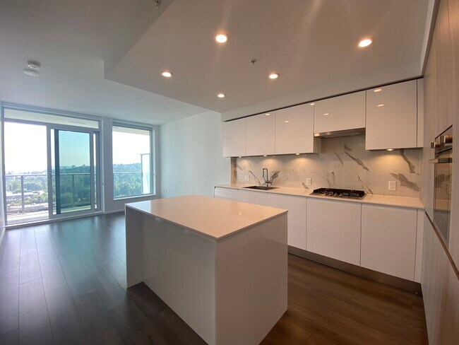 Photo du bâtiment - 3888 Evergreen Pl