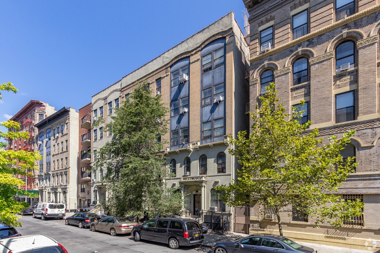 Primary Photo - 105 W 113th St