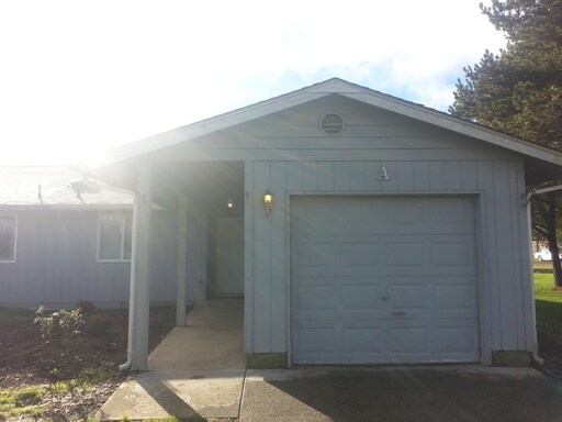 Building Photo - 170 E Aloha Ln