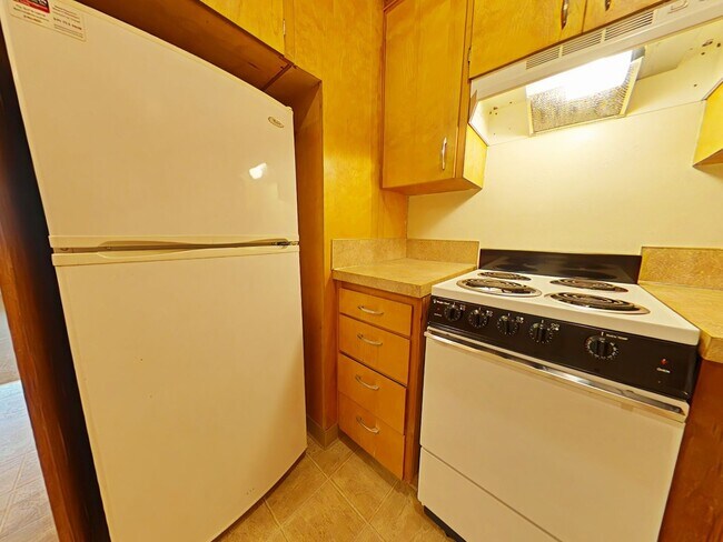 Foto del edificio - 2 Bedroom Apartment ~ Close to Campus ~ Ca...
