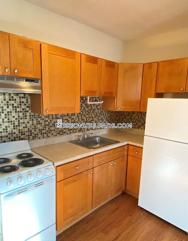 Building Photo - 82 S Huntington Ave