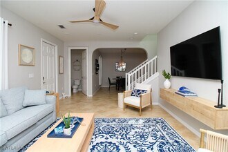 Building Photo - 9025 Alturas St