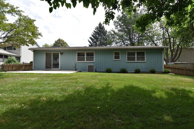 Foto del edificio - 4500 Blackhawk Ln