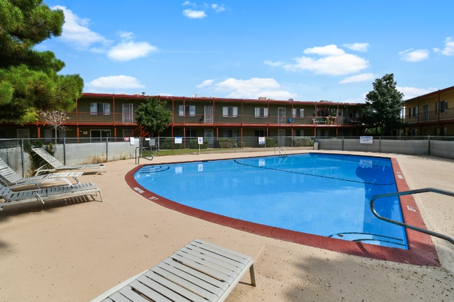 Foto del edificio - 8700 Norton St