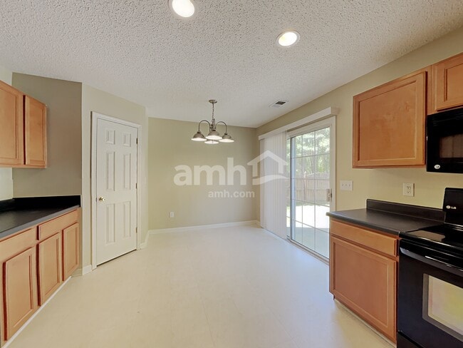 Foto del edificio - 347 Dogwood Creek Pl