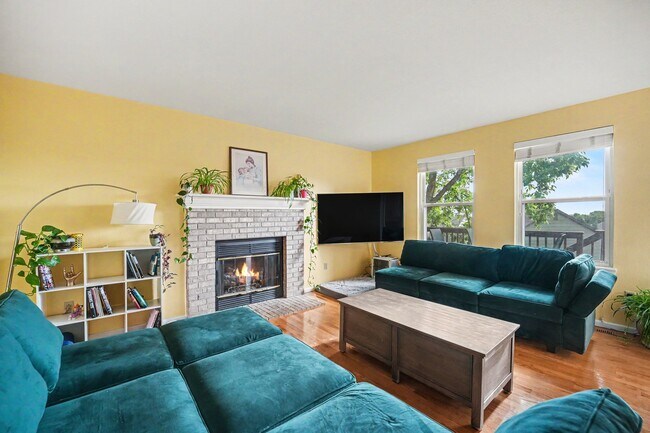 Foto del edificio - 448 Somerset Dr