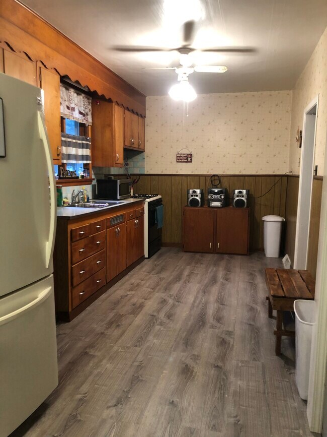 Kitchen - 309 E South St