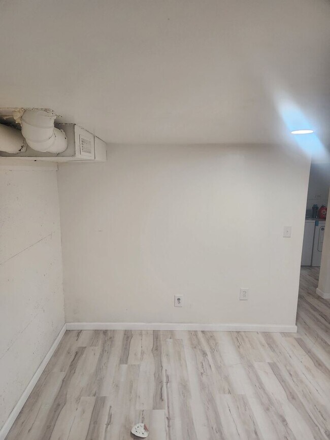 Foto del edificio - 330 S Mission St