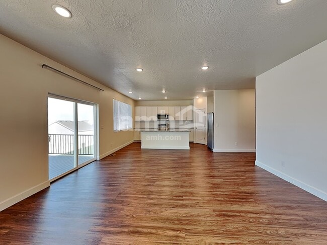 Building Photo - 1273 N Rickshaw Ln