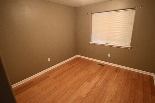 Foto del edificio - 56083 Gothard Way