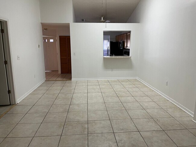 Foto del edificio - Great location, freshly painted, close to turnpike.